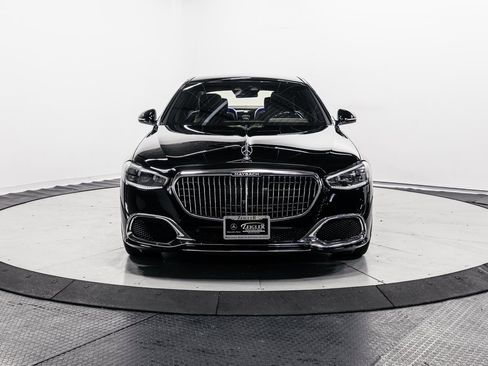 Used 2023 Mercedes-Benz Maybach S 680 4MATIC w/ Manufaktur Leather Package image 2