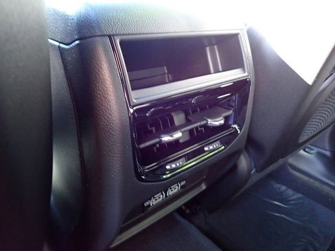 New 2025 Jeep Grand Cherokee Laredo X image 16