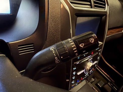 Used 2018 Ford Explorer Limited image 40