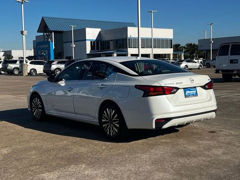 Used 2024 Nissan Altima 2.5 SV image 30