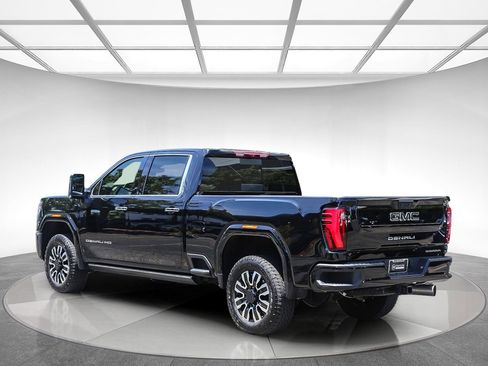Used 2025 GMC Sierra 2500 Denali Ultimate AWD/4WD image 2