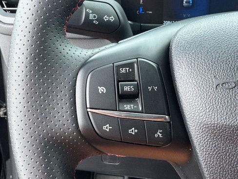 Used 2025 Ford Escape ST-Line image 18