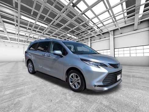 Certified 2024 Toyota Sienna Limited AWD/4WD image 1