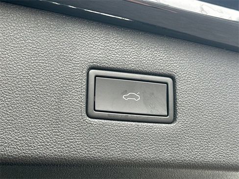 Used 2024 Volkswagen Tiguan Wolfsburg Edition image 20