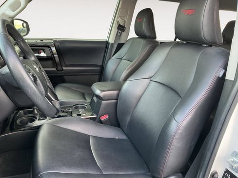 Used 2022 Toyota 4Runner TRD Off-Road Premium AWD/4WD image 9