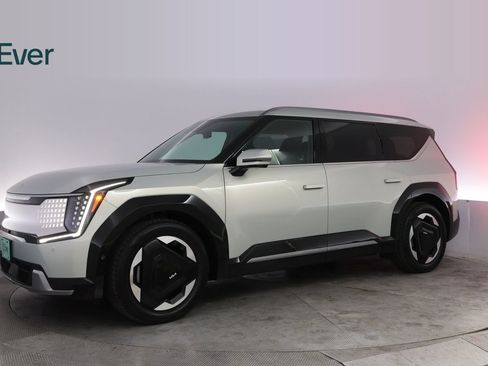 Used 2024 Kia EV9 Land AWD/4WD image 18