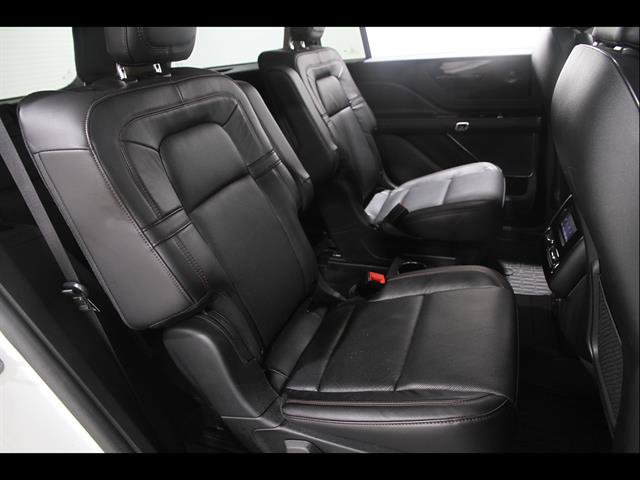 Used 2023 Lincoln Aviator Reserve w/ Equipment Group 201A AWD/4WD image 19