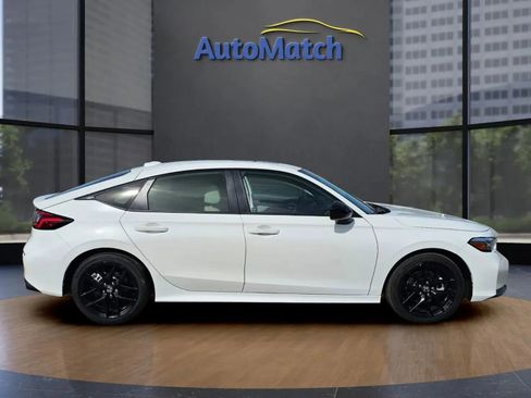 Used 2025 Honda Civic Sport image 10