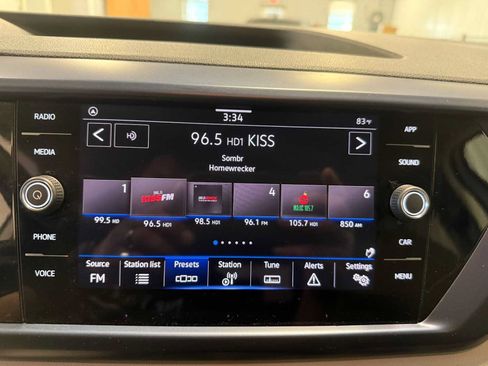 Certified 2023 Volkswagen Taos SE FWD image 31