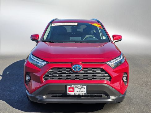 Used 2022 Toyota RAV4 XLE Premium image 7