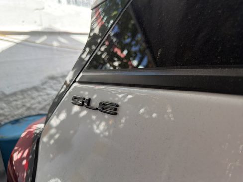 Used 2023 GMC Terrain SLE w/ Driver Convenience Package FWD image 13