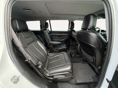 Used 2023 Jeep Grand Cherokee L Limited w/ Luxury Tech Group II AWD/4WD image 23