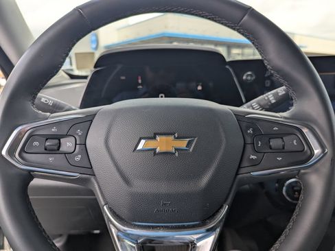 Used 2025 Chevrolet Trax LT w/ Driver Confidence Package FWD image 20