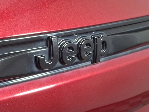 Used 2023 Jeep Grand Cherokee Altitude image 29