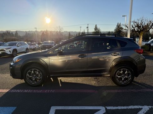 Used 2022 Subaru Crosstrek 2.5i Sport w/ Moonroof Package image 5