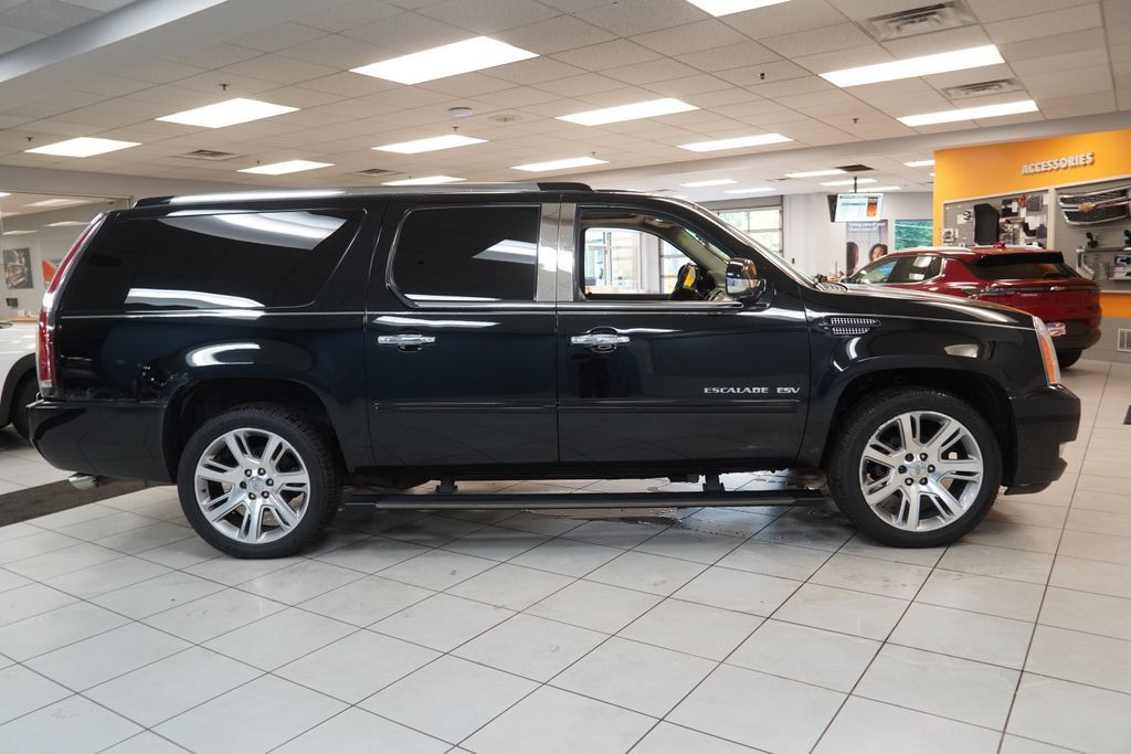 Used 2013 Cadillac Escalade ESV Premium AWD/4WD image 14