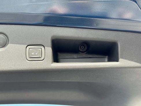 Used 2020 Chevrolet Equinox Premier image 12