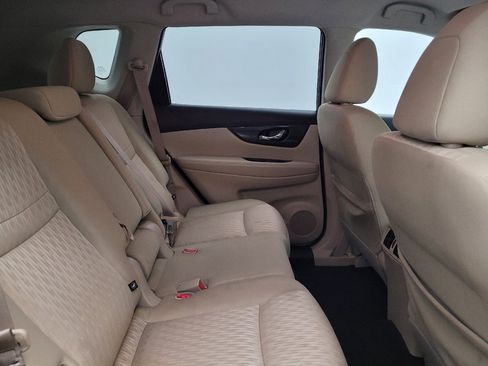 Used 2017 Nissan Rogue SV image 19