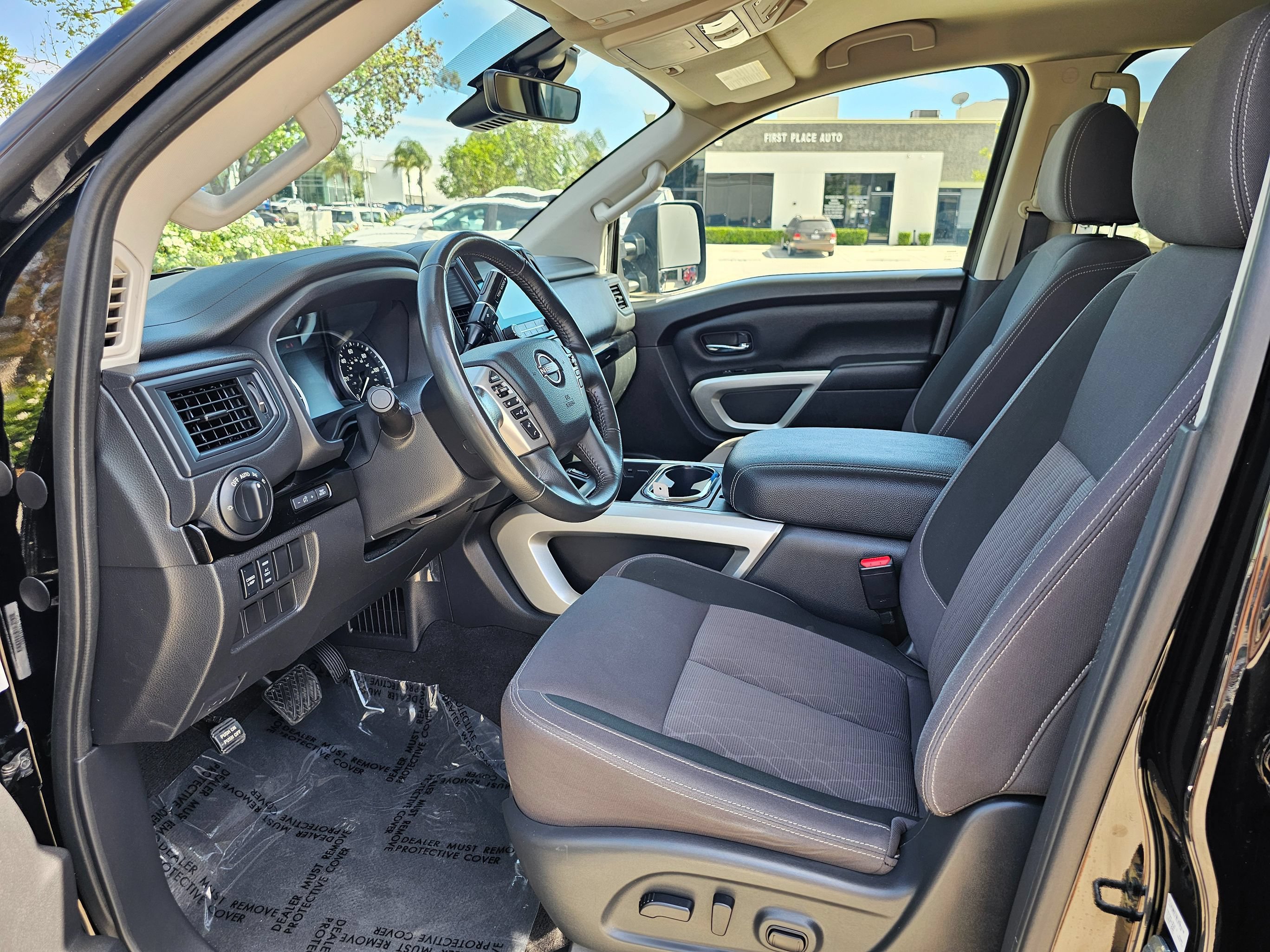 Used 2024 Nissan Titan SV w/ SV Convenience Package RWD image 16