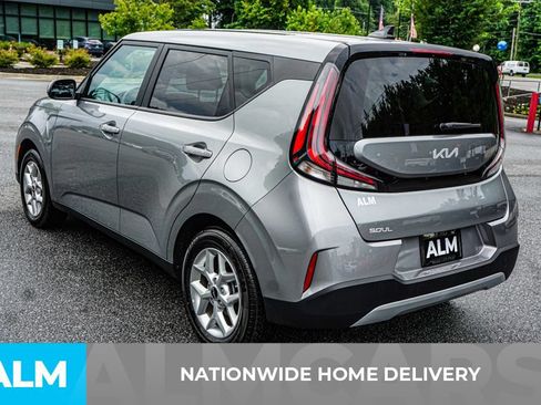 Used 2025 Kia Soul LX w/ LX Technology Package FWD image 4