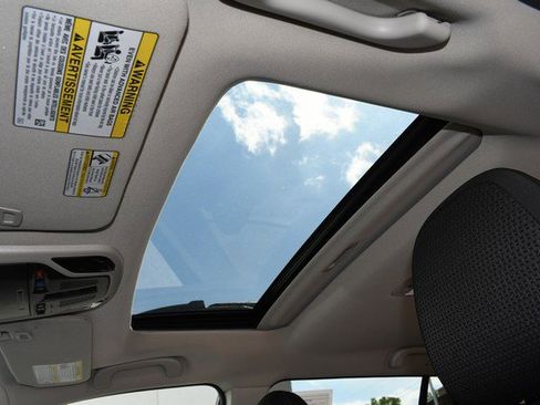 Used 2025 Subaru Outback Premium AWD/4WD image 19