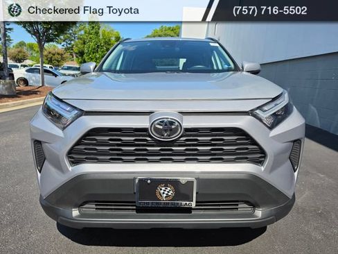 Used 2025 Toyota RAV4 XLE AWD/4WD image 8