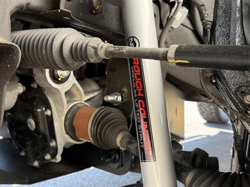 Used 2025 GMC Sierra 1500 SLT image 31