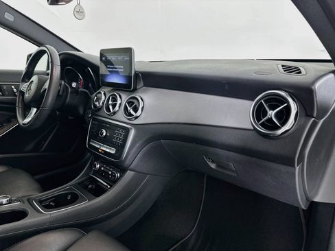 Certified 2020 Mercedes-Benz GLA 250 image 29