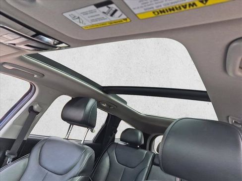 Used 2022 Hyundai Santa Fe SEL w/ Convenience + Premium Package FWD image 16