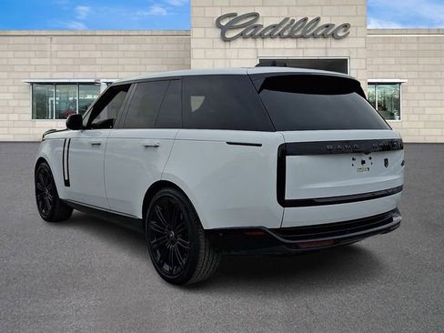 Used 2023 Land Rover Range Rover SE image 4