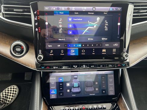 Used 2023 Jeep Grand Wagoneer L Series II image 15