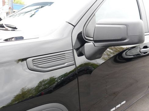 Used 2023 GMC Sierra 1500 Pro w/ Graphite Edition AWD/4WD image 8