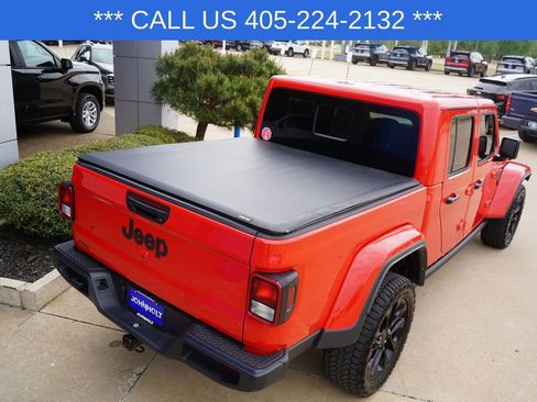 Used 2025 Jeep Gladiator Sport AWD/4WD image 15