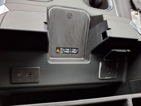 Used 2022 GMC Sierra 1500 SLT w/ SLT Premium Package image 21