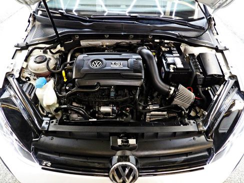 Used 2019 Volkswagen Golf R 4-Door image 23