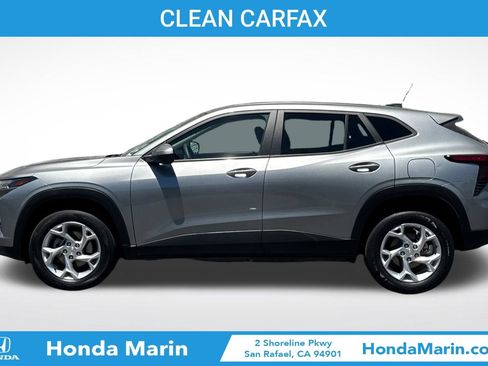 Used 2024 Chevrolet Trax LS w/ LS Convenience Package FWD image 8