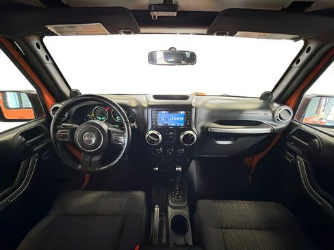 Used 2012 Jeep Wrangler Unlimited Sahara AWD/4WD image 16