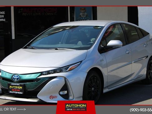 Used 2017 Toyota Prius Prime Advanced FWD image 1