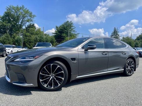 Used 2022 Lexus LS 500h AWD w/ Luxury Package image 38