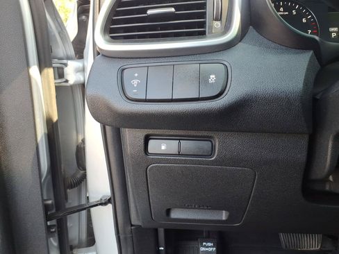 Used 2019 Kia Sorento L FWD image 15