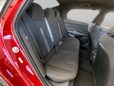 Used 2025 Hyundai Elantra Sport FWD image 19