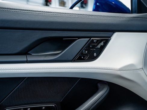 Used 2021 Porsche Taycan 4S image 31