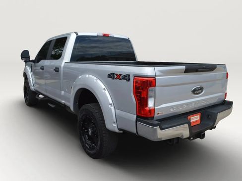 Used 2018 Ford F250 XL w/ Power Equipment Group AWD/4WD image 7