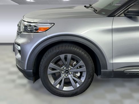 Used 2021 Ford Explorer XLT w/ Equipment Group 202A RWD image 11