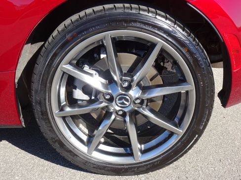 Used 2021 MAZDA MX-5 Miata Grand Touring RWD image 27