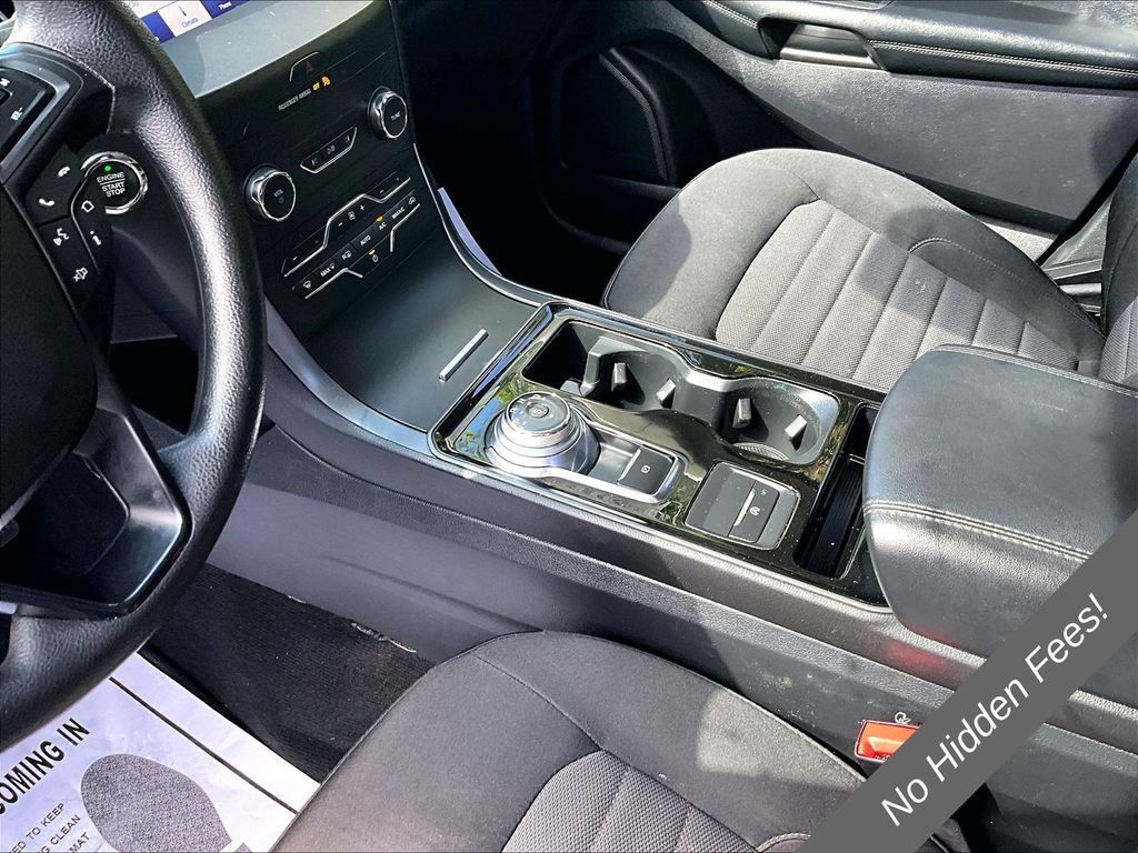 Used 2020 Ford Edge SE FWD image 12