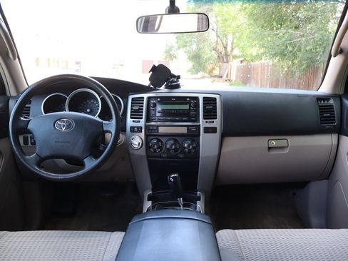 Used 2006 Toyota 4Runner SR5 AWD/4WD image 16
