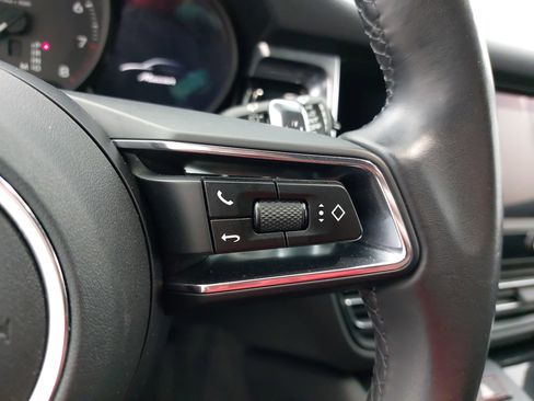 Certified 2023 Porsche Macan Turbo image 20