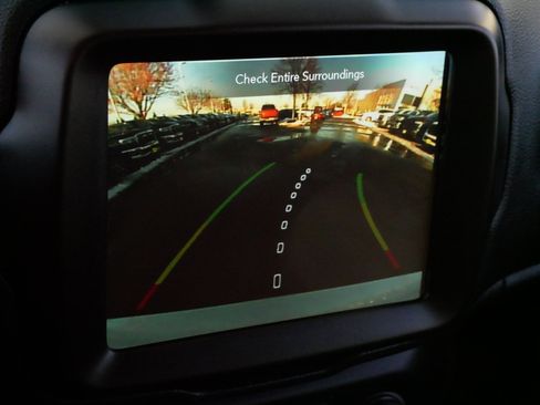 Used 2022 Jeep Renegade Limited image 29