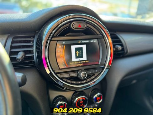 Used 2019 MINI Cooper 2-Door Hardtop w/ Signature Upholstery Package FWD image 15